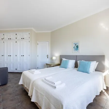 Coolhouses Algarve Luz, 1 Bed Penthouse Flat W/ Sea Views. Fiji 11