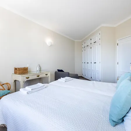 Coolhouses Algarve Luz, 1 Bed Penthouse Flat W/ Sea Views. Fiji 11 Apartment *