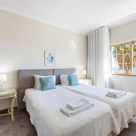 Coolhouses Algarve Luz, 1 Bed Penthouse Flat W/ Sea Views. Fiji 11