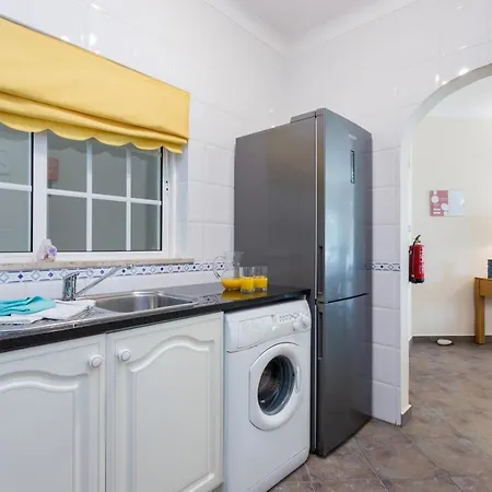 Coolhouses Algarve Luz, 1 Bed Penthouse Flat W/ Sea Views. Fiji 11 Appartement